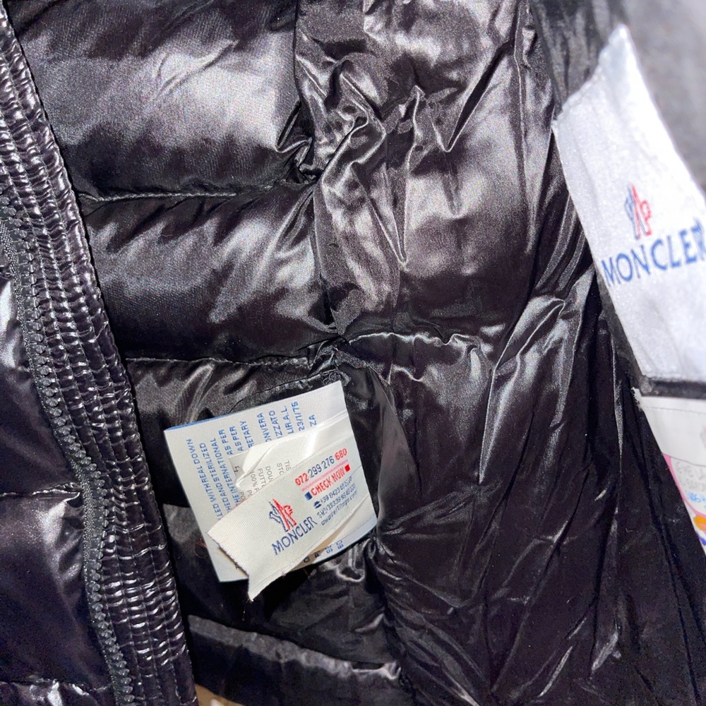 KIDS moncler puffer size m - Picture 3 of 3